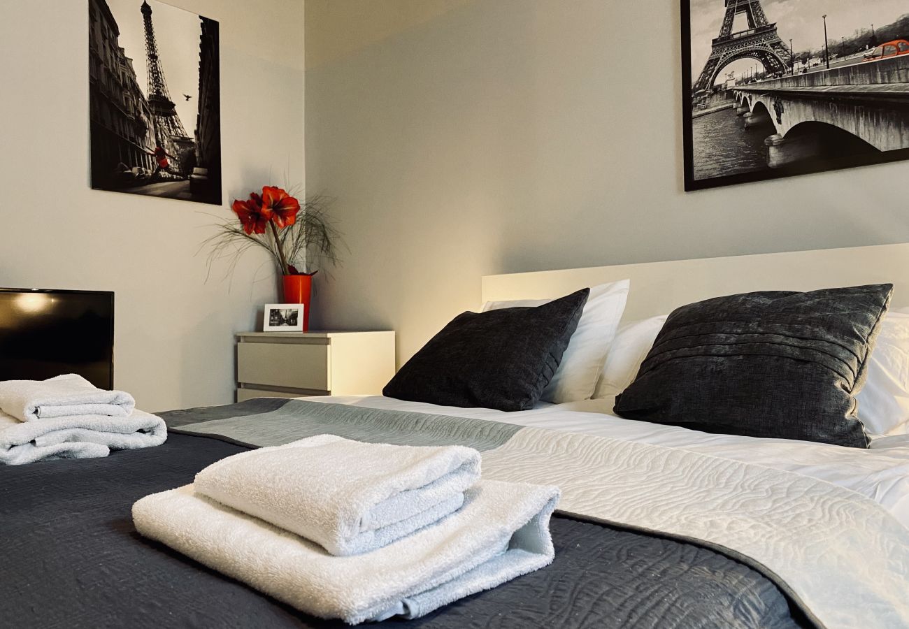 Studio in Kraków - Apartment next to charming Vistula Boulevards, Paryż
