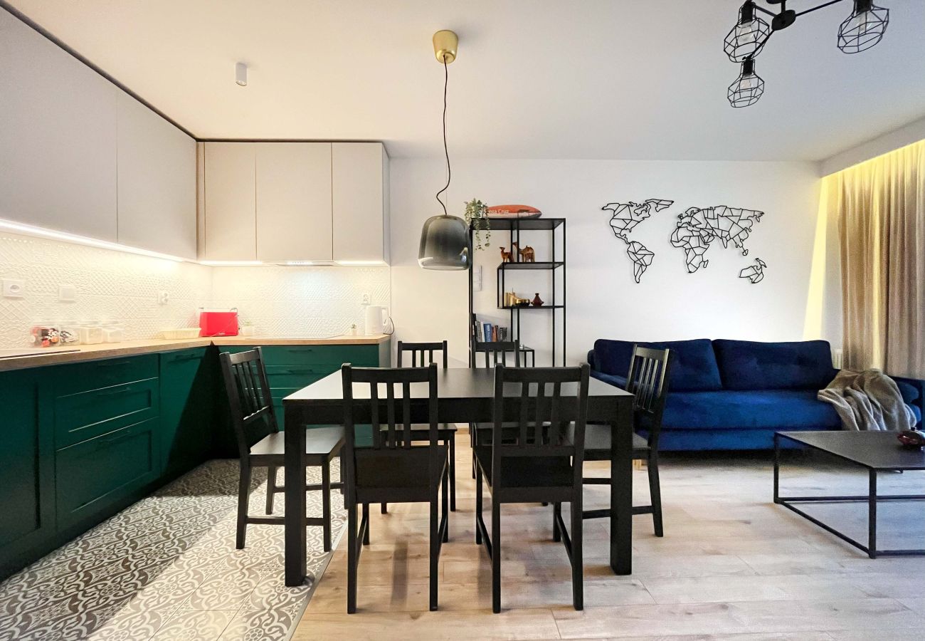 Ferienwohnung in Kraków - Apartment with Terrace and Two Bedrooms, Cracow, Madalińskiego