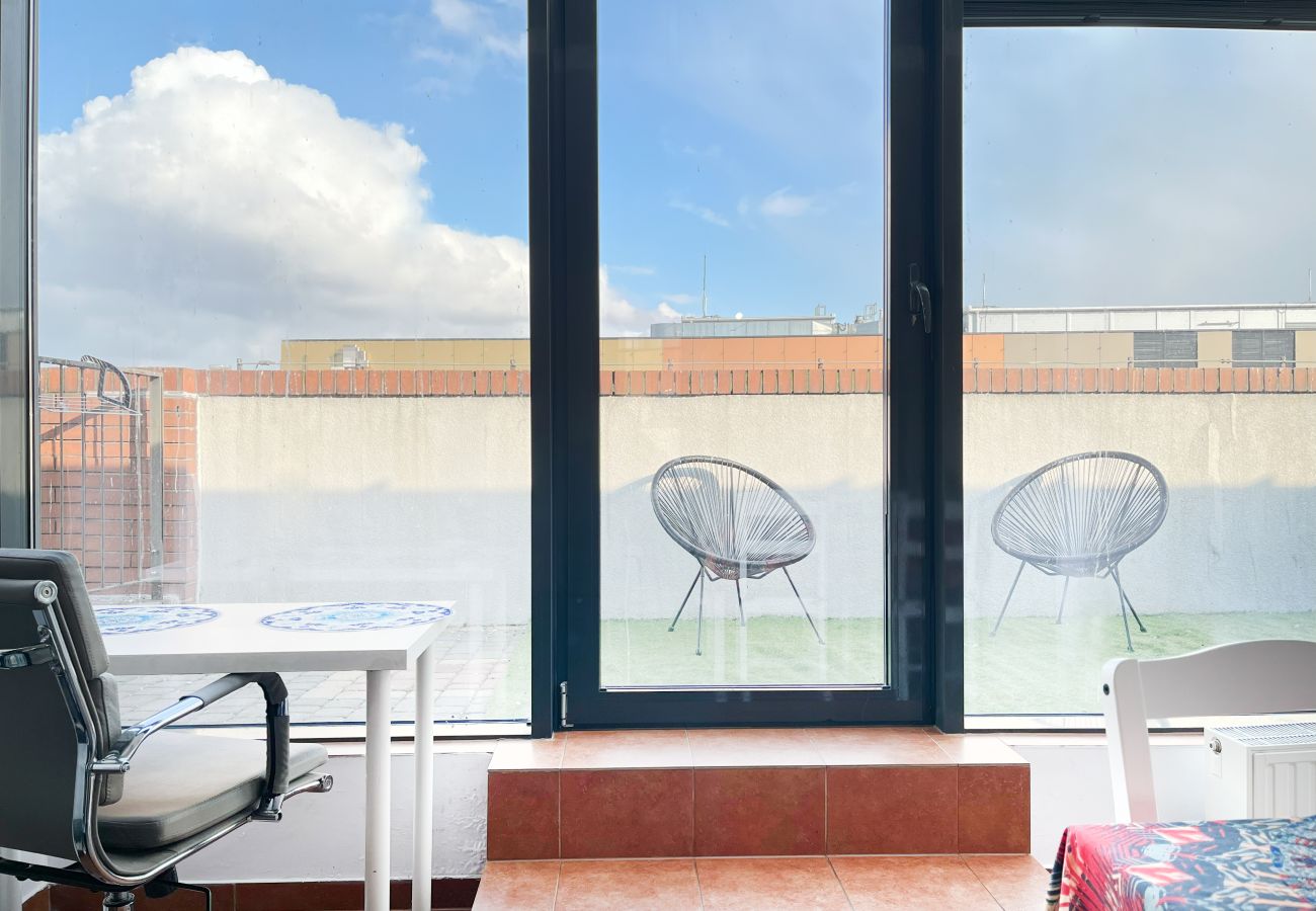 Studio in Kraków - Apartment with bedroom next to main station, Szlak