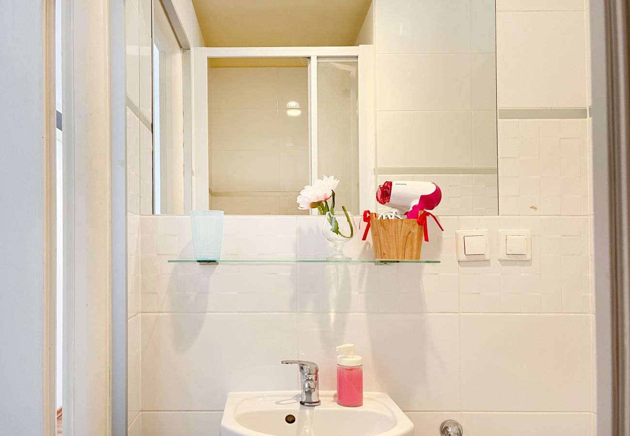 Ferienwohnung in Kraków - Smart Studio for 3 guests 8 min to Main Square, Zyblikiewicza