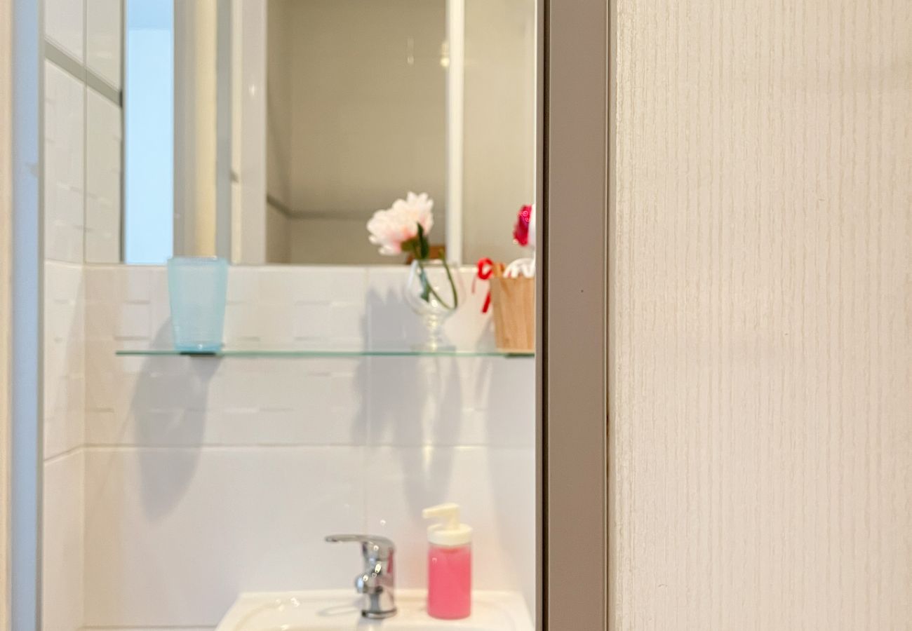 Ferienwohnung in Kraków - Smart Studio for 3 guests 8 min to Main Square, Zyblikiewicza