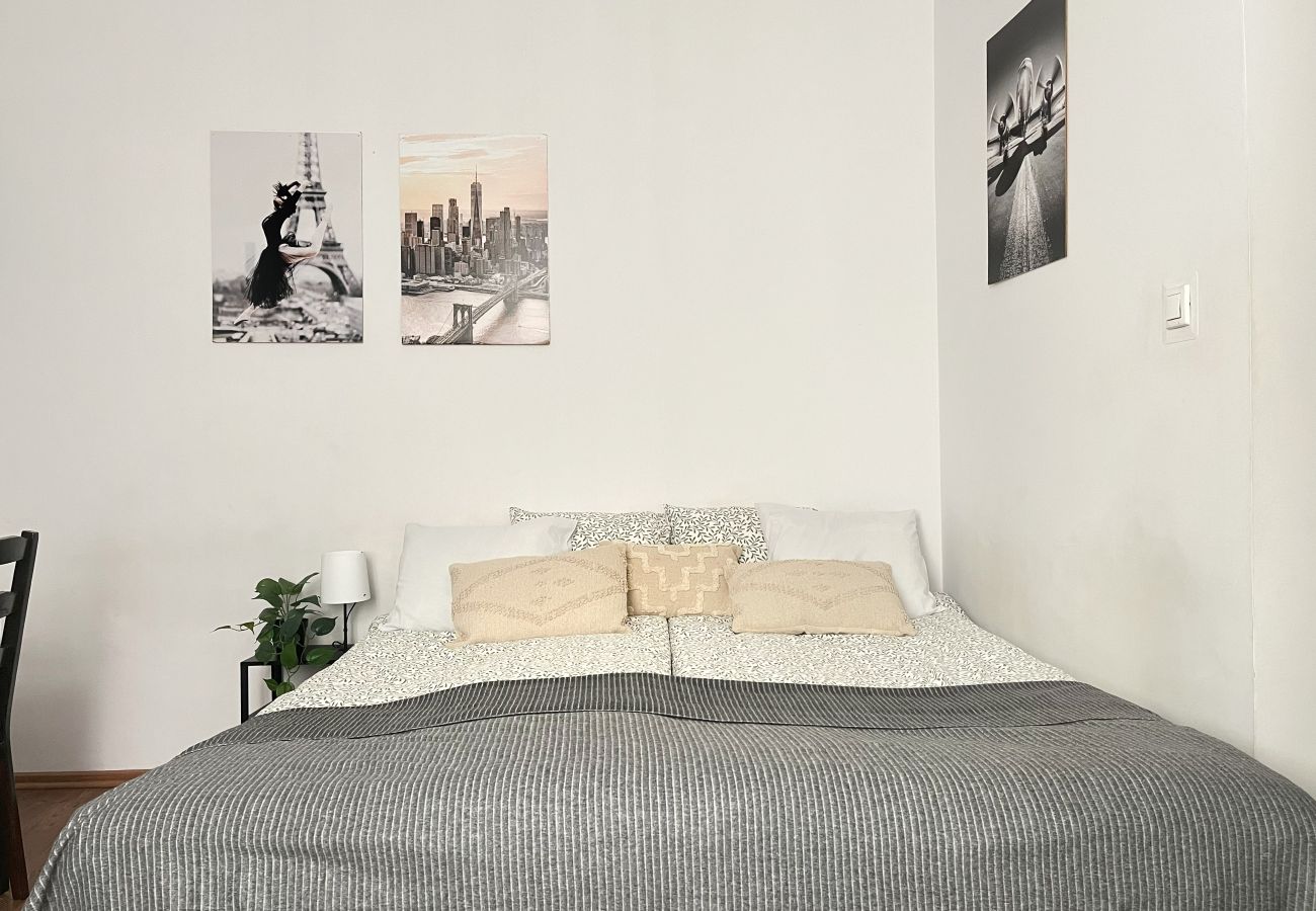 Ferienwohnung in Kraków - Smart Studio for 3 guests 8 min to Main Square, Zyblikiewicza