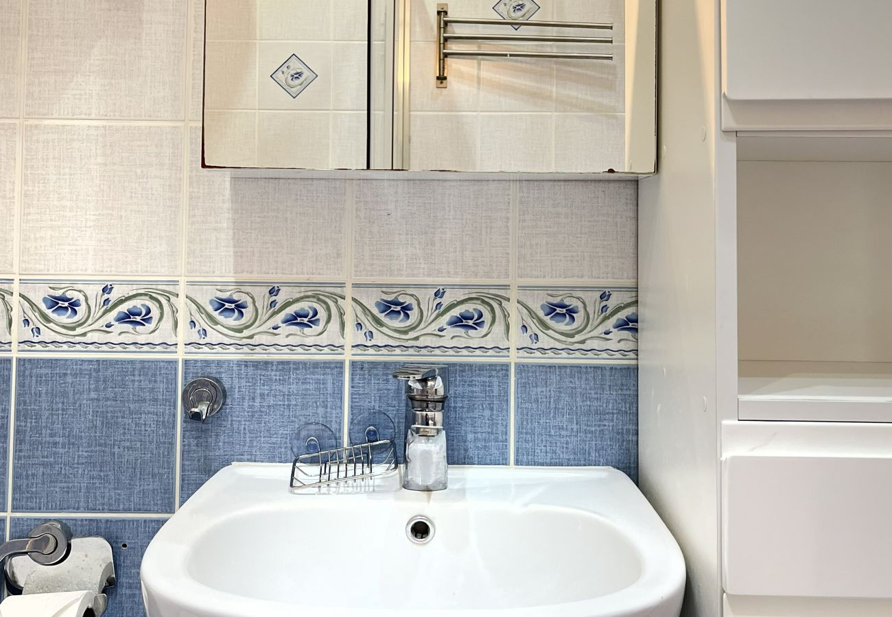 Ferienwohnung in Kraków - Cozy Two Bedrooms Apartment in Cracow City, Centrum B