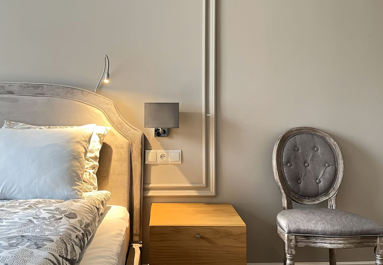 Ferienwohnung in Kraków - 3-room Premium Apartment for 6 guests city center, Beliny Prażmowskiego