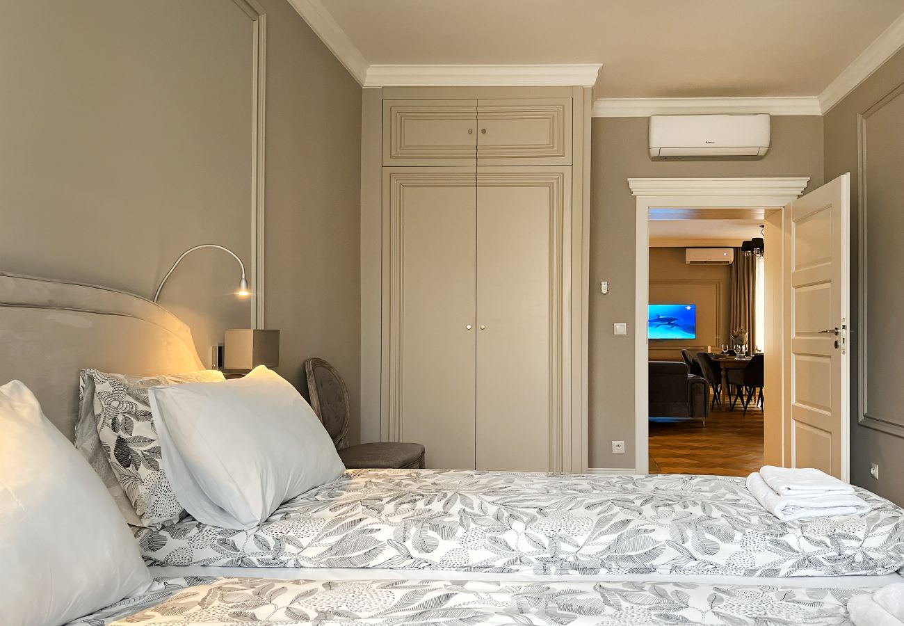 Ferienwohnung in Kraków - 3-room Premium Apartment for 6 guests city center, Beliny Prażmowskiego