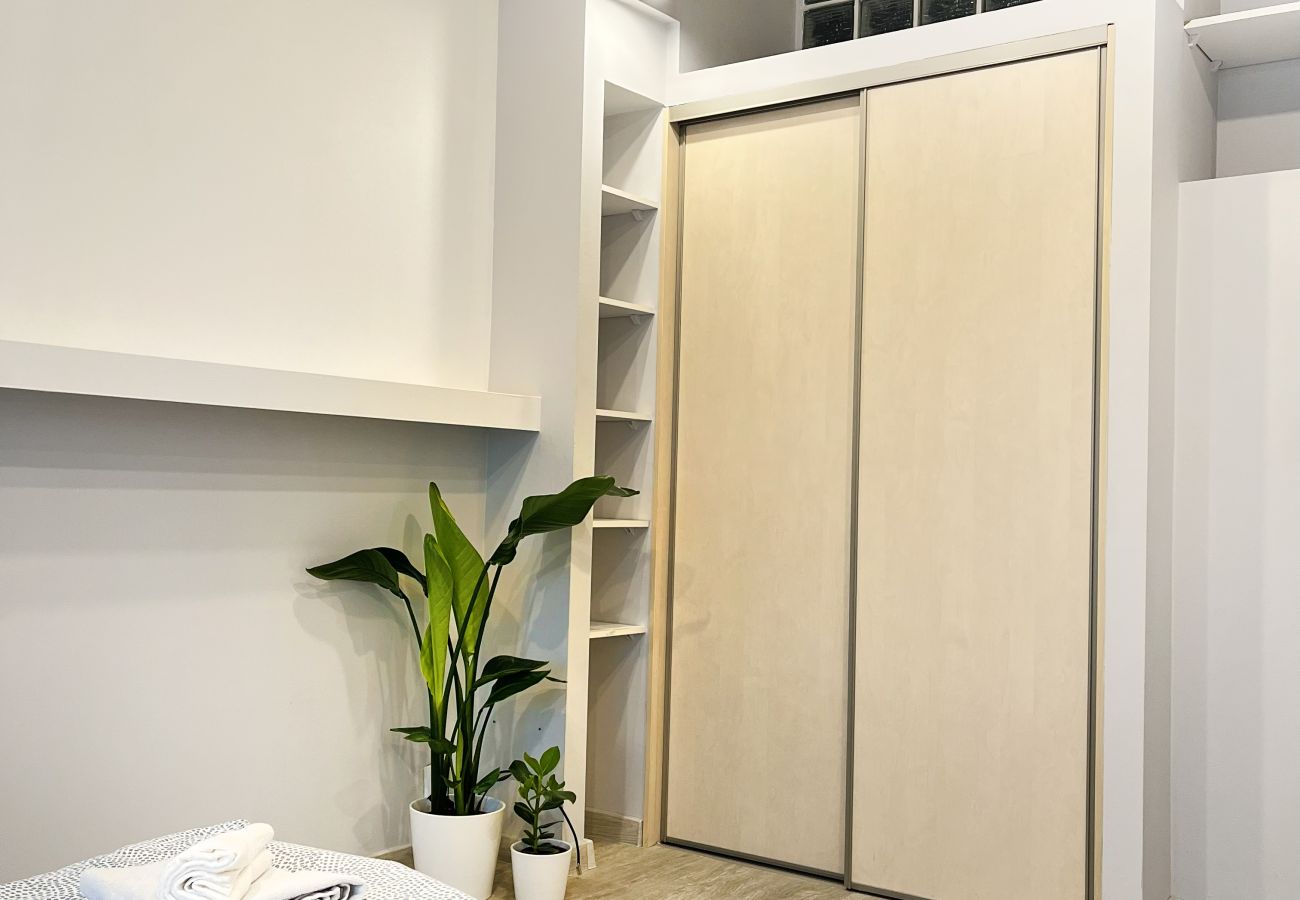 Ferienwohnung in Kraków - Spacious Apartment for 12 guest in Cracow Old Town, Sarego