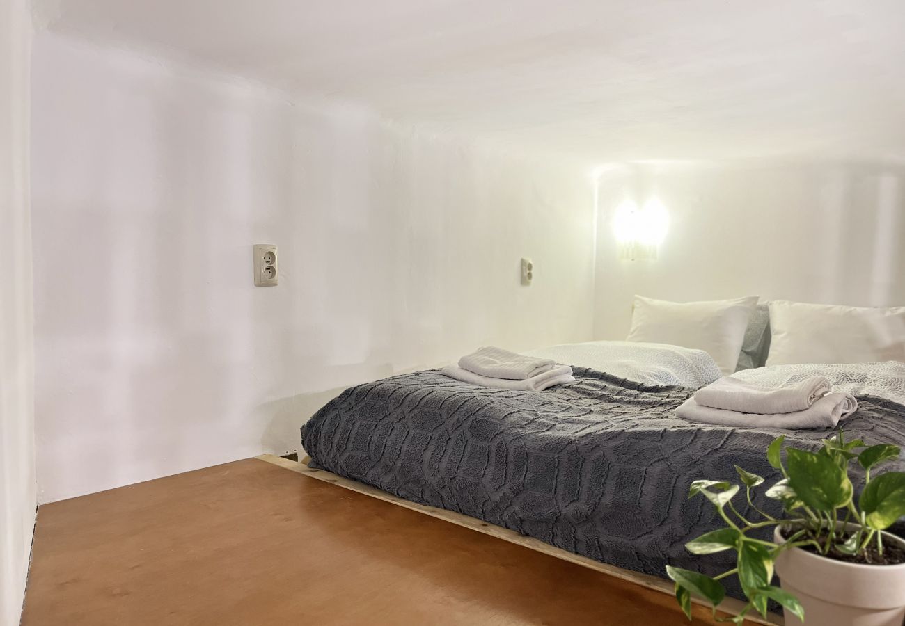 Studio in Kraków - Apartment for 4 guests in historic Cracow Podgórze, Zamoyskiego 