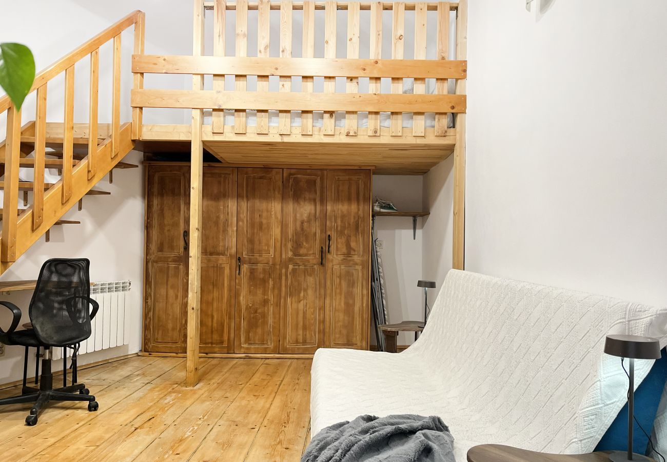 Studio in Kraków - Apartment for 4 guests in historic Cracow Podgórze, Zamoyskiego 