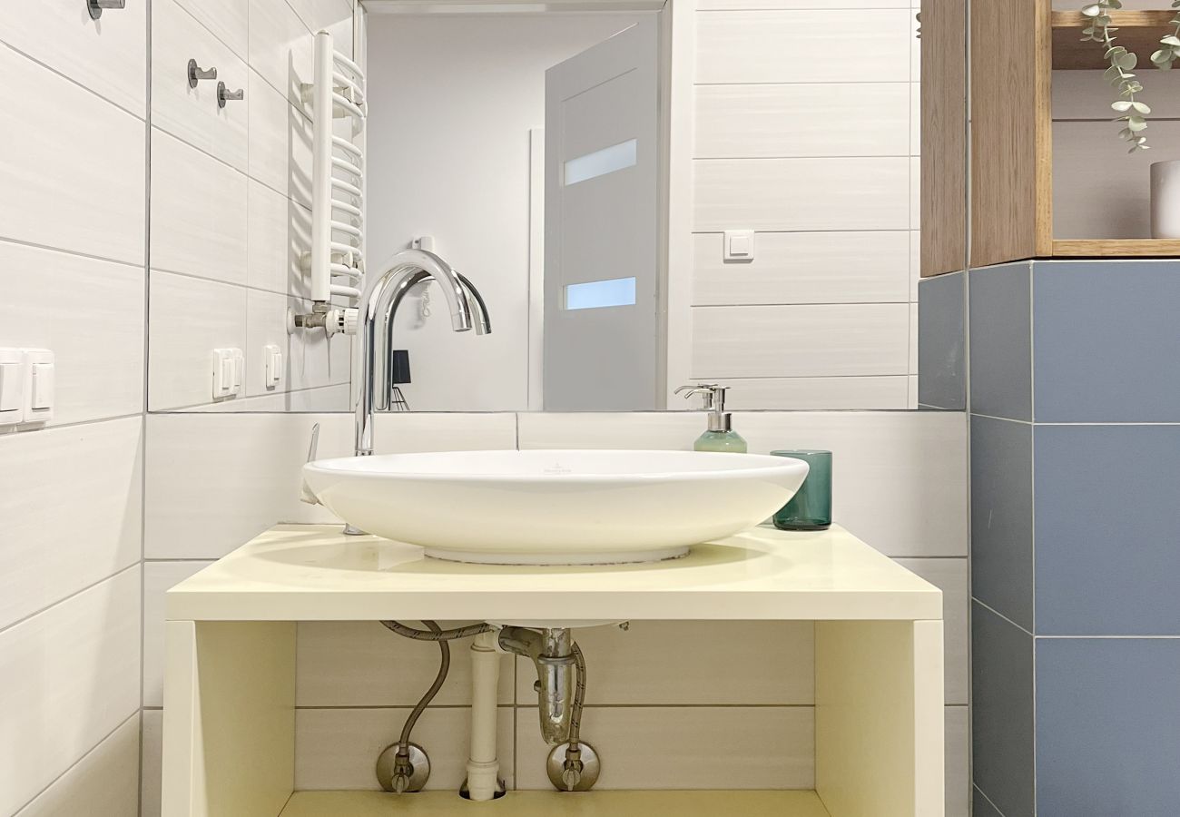 Ferienwohnung in Kraków - Premium Apartment with Balcony & AC | Zabłocie, Przemysłowa