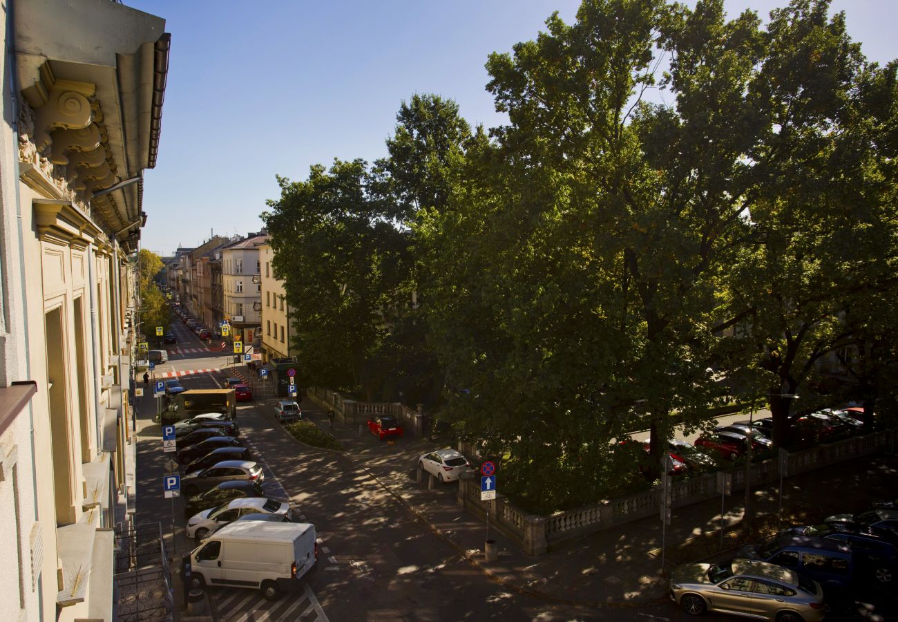 Apartment in Kraków - Large Apartment next to Main Station - 85 m2, Topolowa
