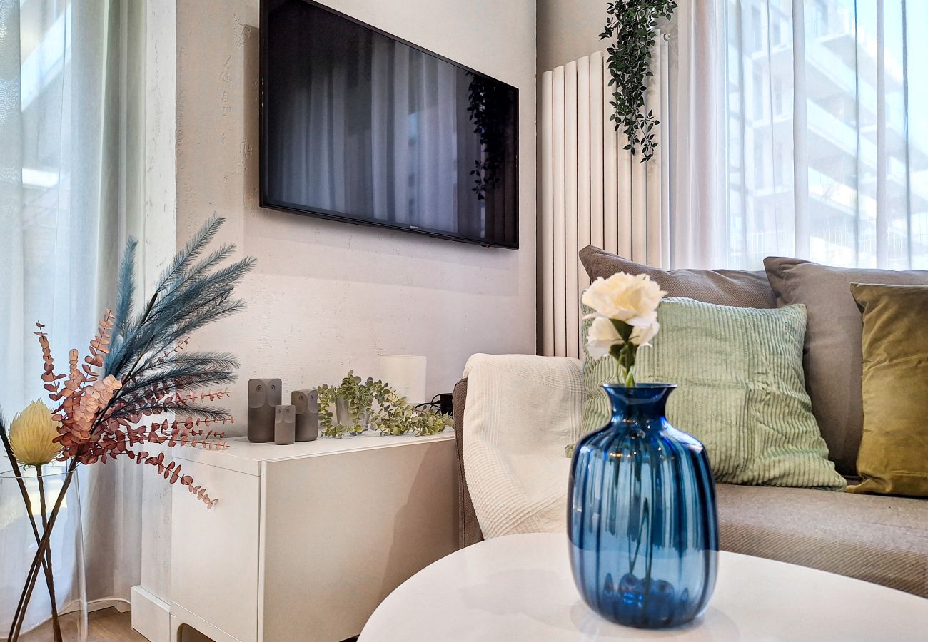 Apartment in Kraków - Classy 1-BR Retreat with Private Garden - Old Town, Rakowicka
