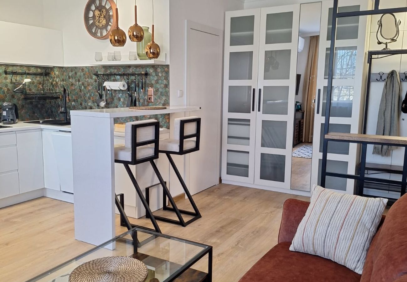 Studio in Kraków - Cozy studio with A/C for couples, Jewish District Old Town, Wiślisko 