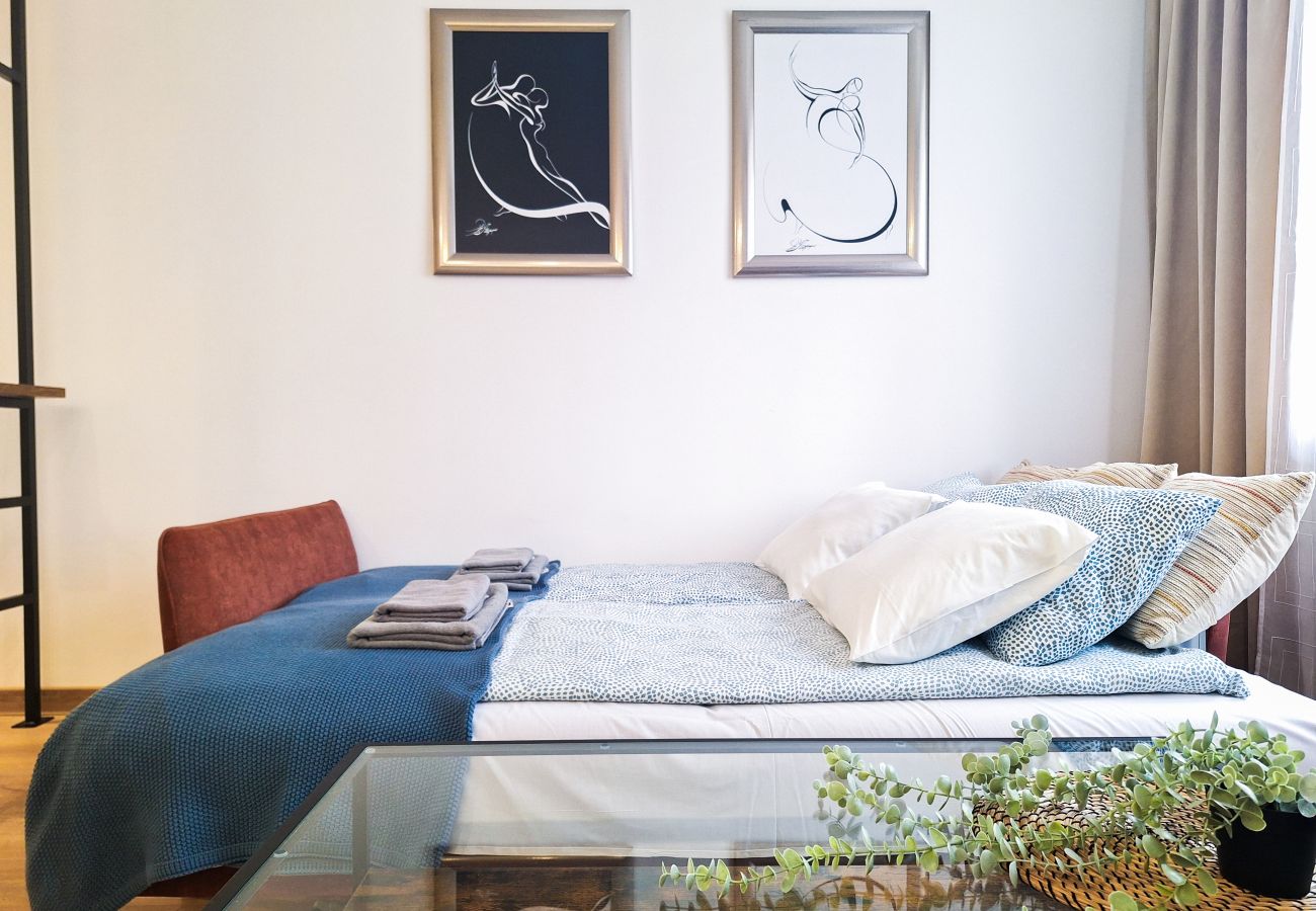 Studio in Kraków - Cozy studio with A/C for couples, Jewish District Old Town, Wiślisko 