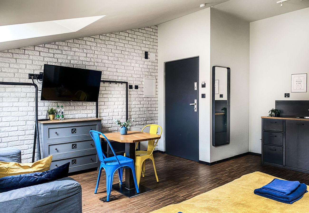 Studio in Kraków - Cozy Apartment with A/C for couples, City Center 2, Różana