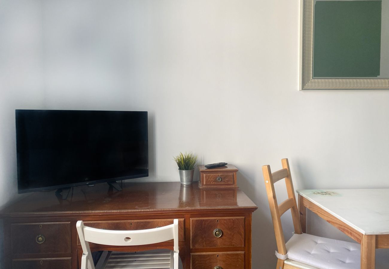 Apartment in Kraków - Large Apartment 89m2 with 3 bedrooms and 2 bathrooms, Piłsudskiego