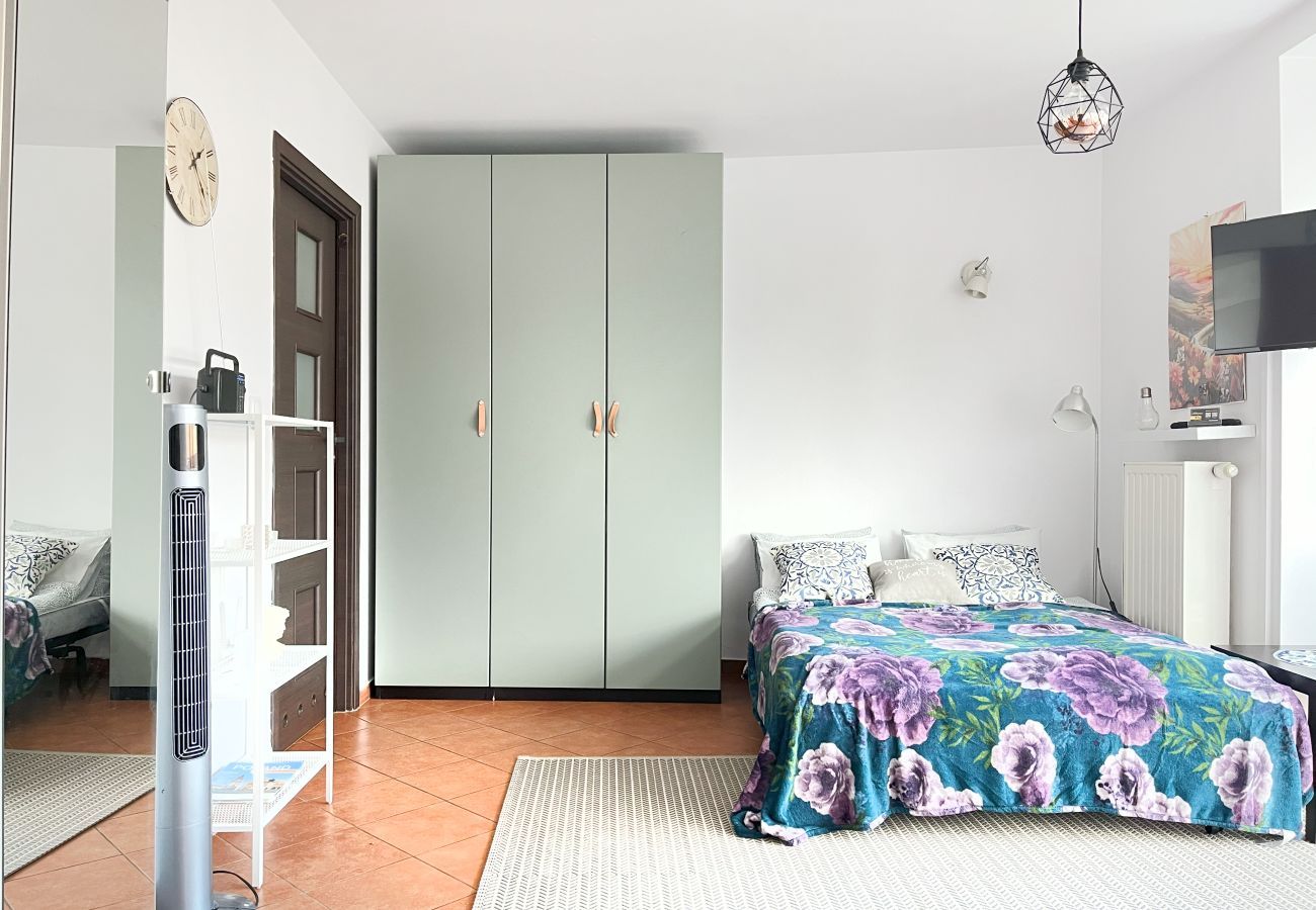 Studio in Kraków - Apartment with bedroom next to main station, Szlak