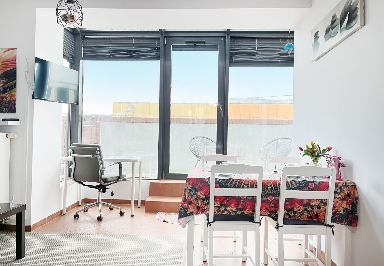 Studio in Kraków - Apartment with bedroom next to main station, Szlak