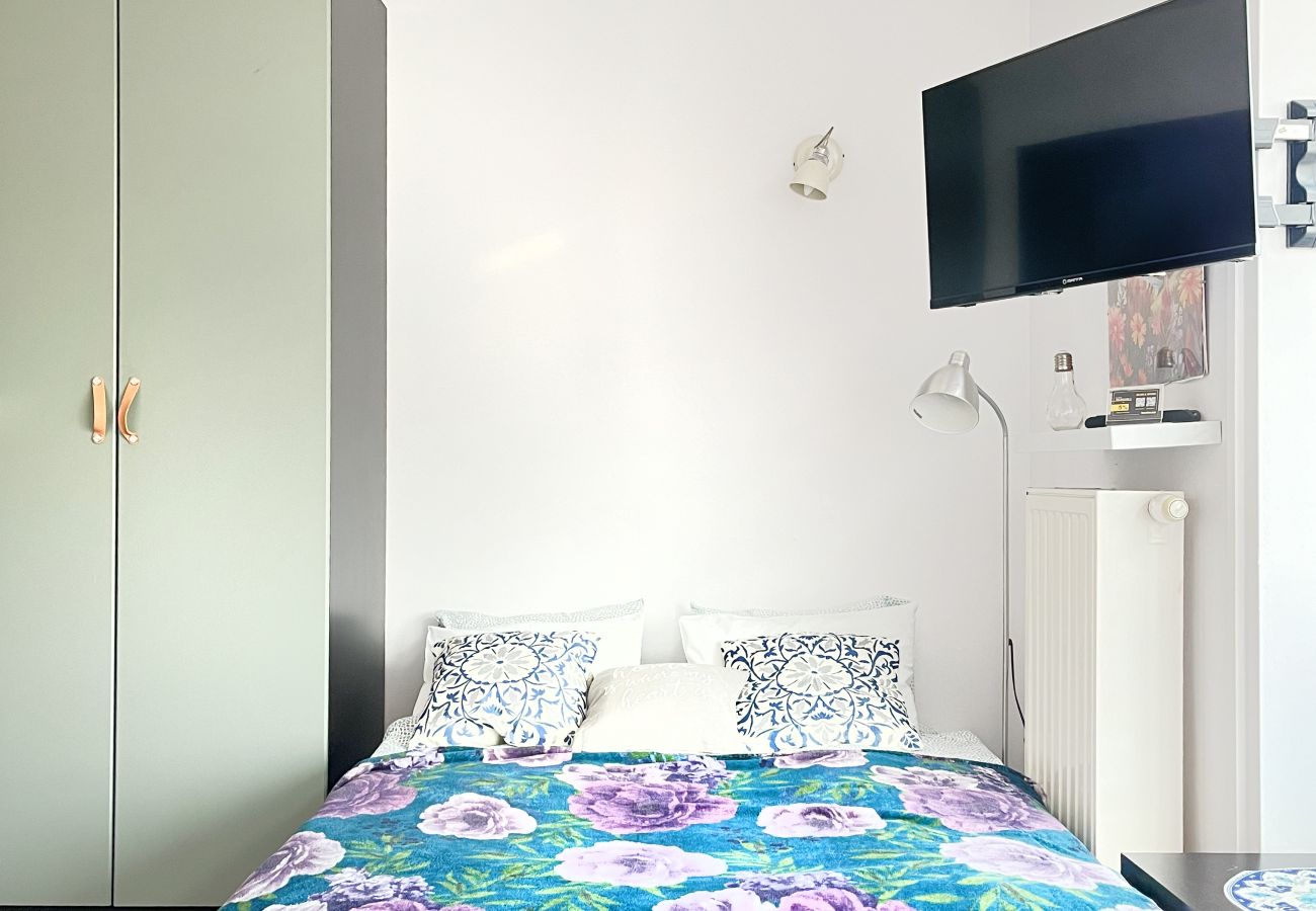 Studio in Kraków - Apartment with bedroom next to main station, Szlak