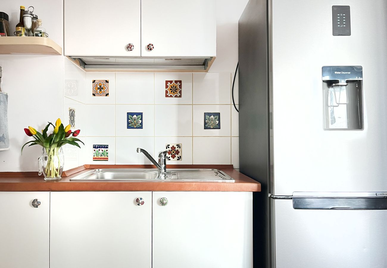 Studio in Kraków - Apartment with bedroom next to main station, Szlak