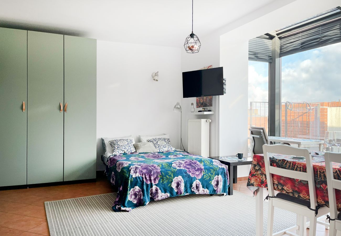 Studio in Kraków - Apartment with bedroom next to main station, Szlak