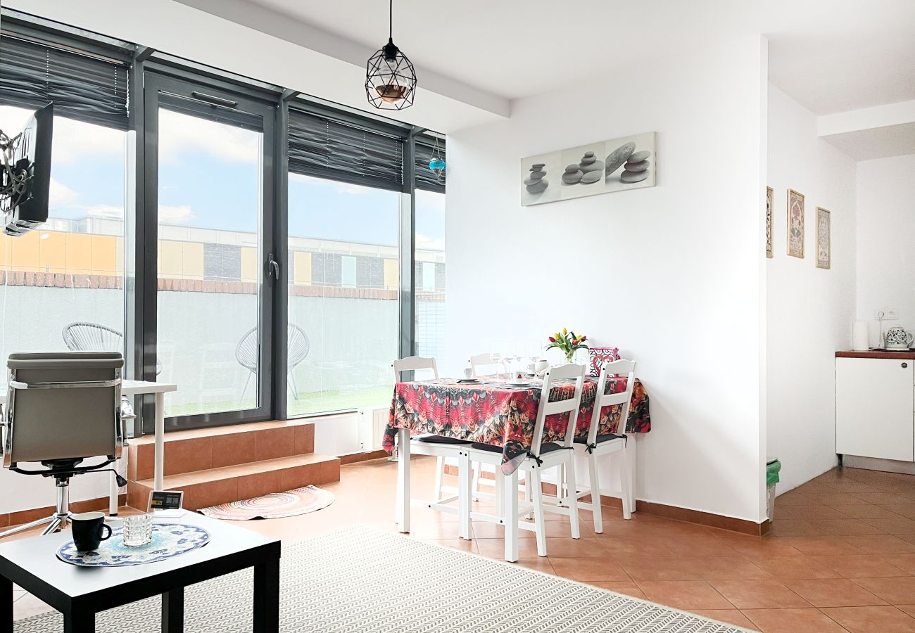 Studio in Kraków - Apartment with bedroom next to main station, Szlak