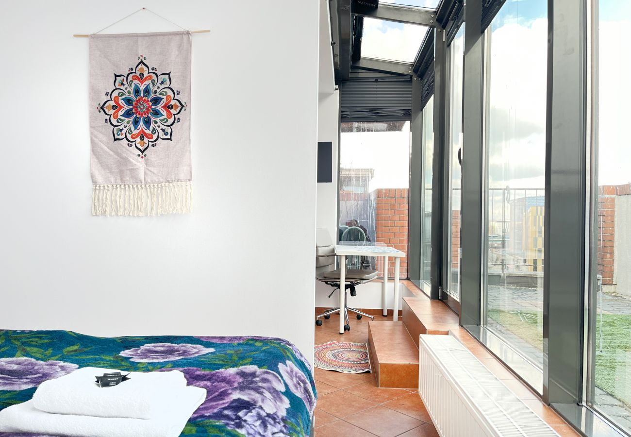 Studio in Kraków - Apartment with bedroom next to main station, Szlak
