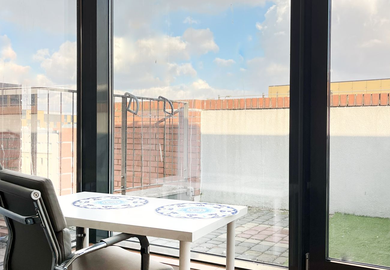 Studio in Kraków - Apartment with bedroom next to main station, Szlak