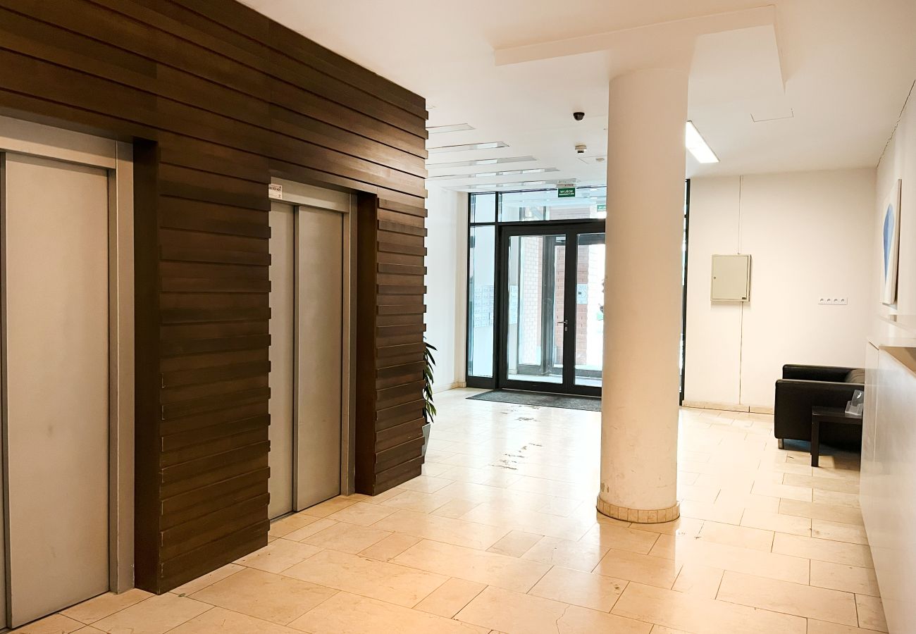 Studio in Kraków - Apartment with bedroom next to main station, Szlak