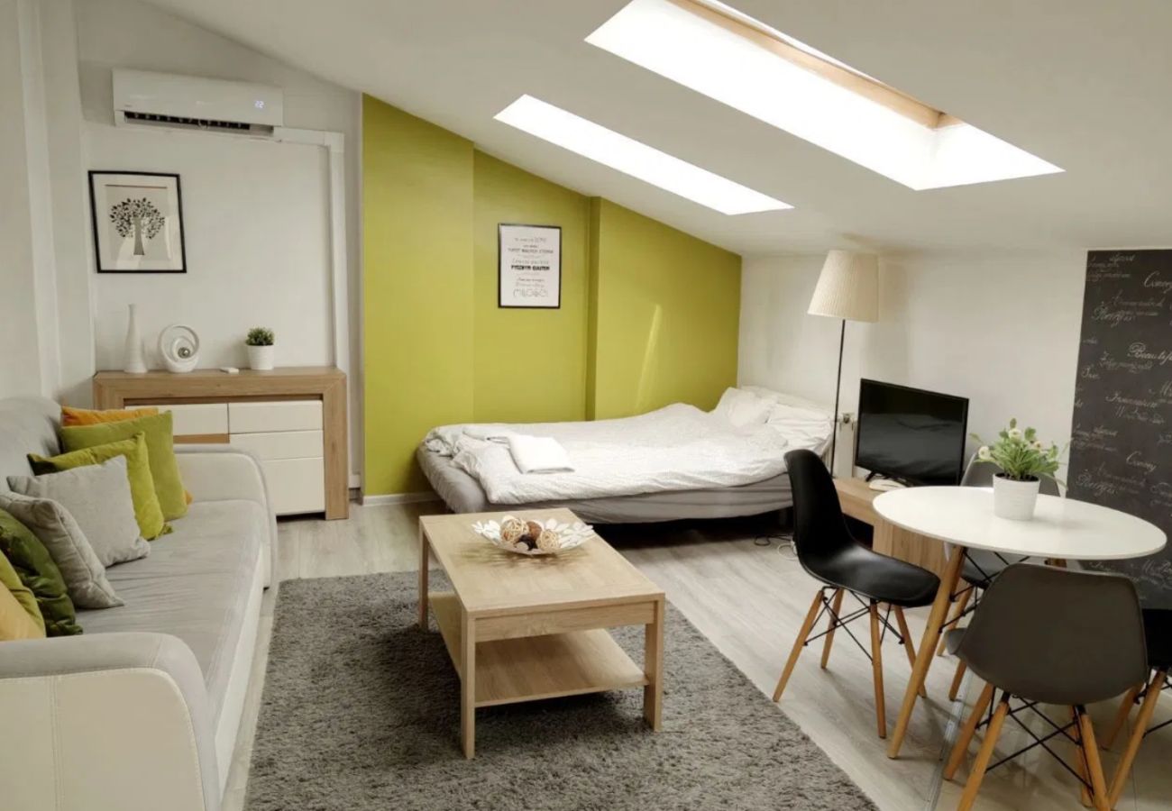 Studio in Kraków - Studio for 4 guests with A/C close to Main Square, Łazarza