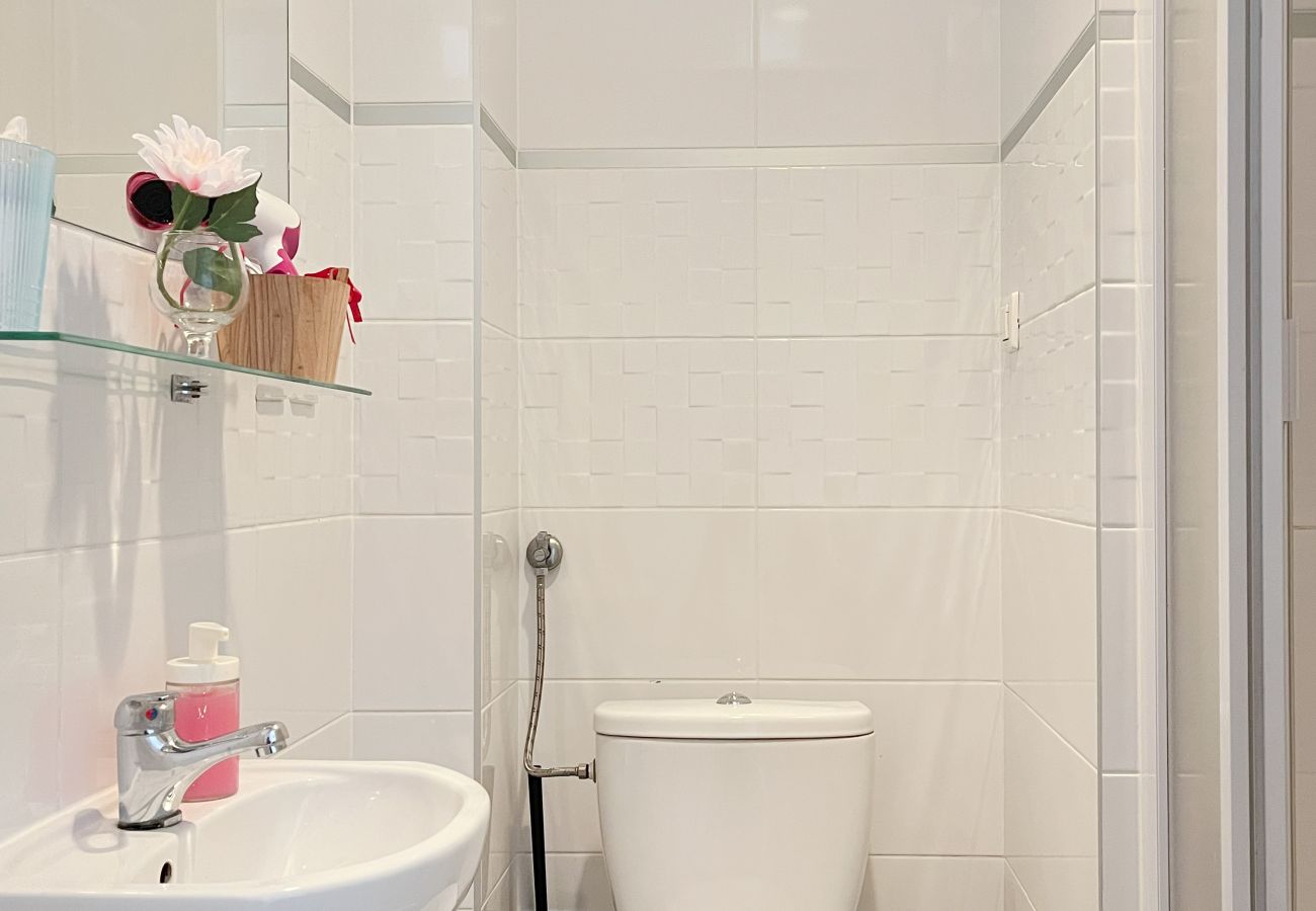 Apartment in Kraków - Smart Studio for 3 guests 8 min to Main Square, Zyblikiewicza