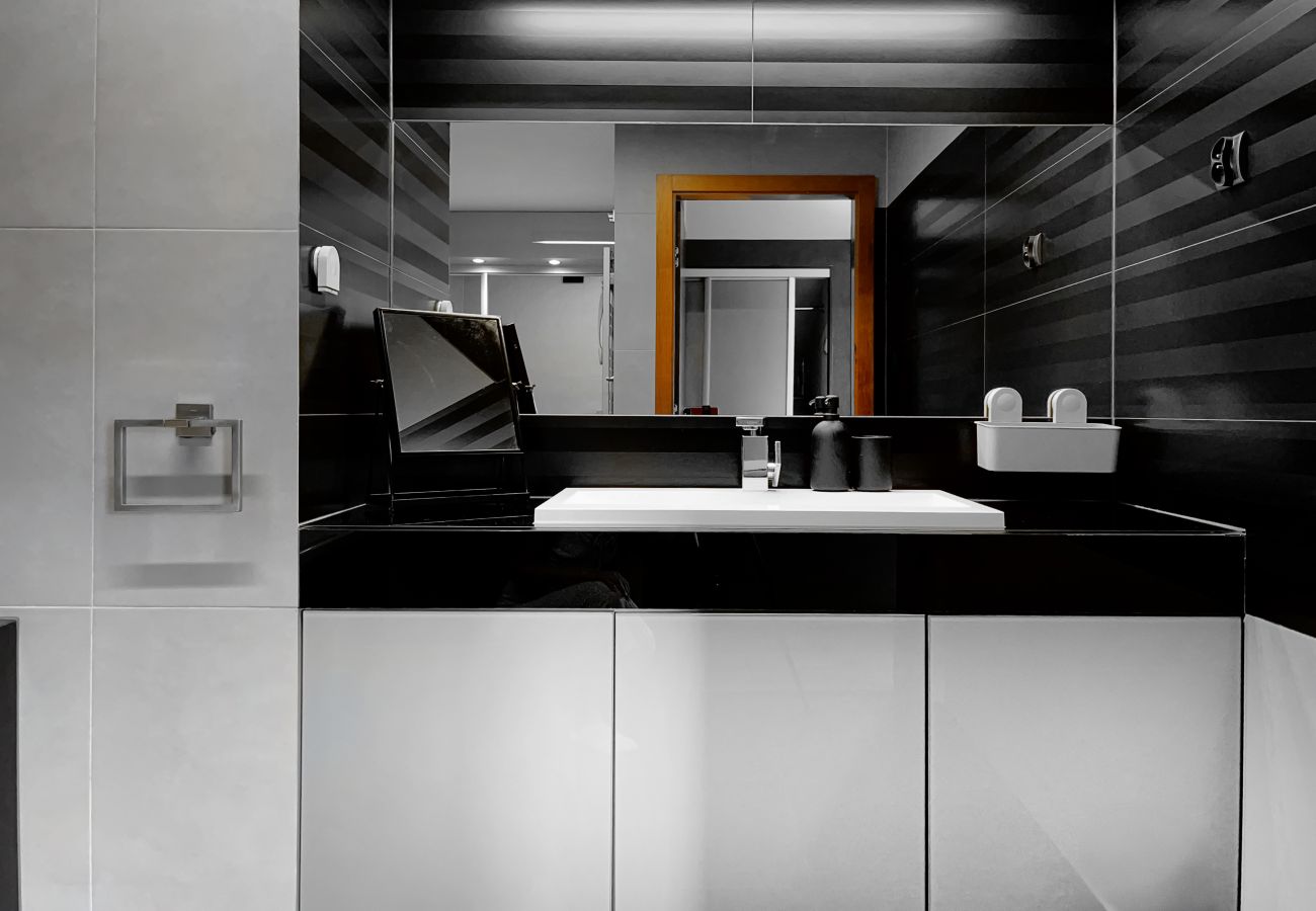 Apartment in Kraków - Apartment with A/C and parking , Zakrzówek Lake, Pychowicka