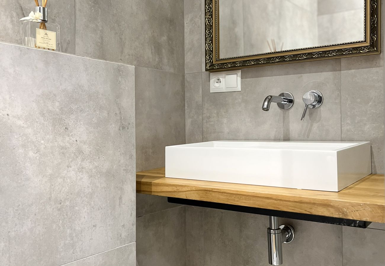 Apartment in Kraków - 3-room Premium Apartment for 6 guests city center, Beliny Prażmowskiego