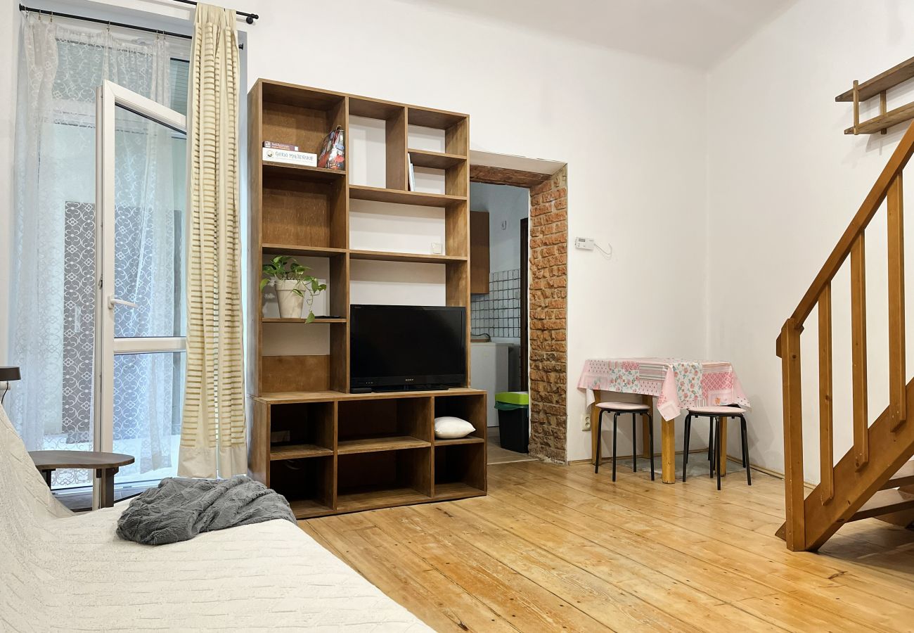Studio in Kraków - Apartment for 4 guests in historic Cracow Podgórze, Zamoyskiego 