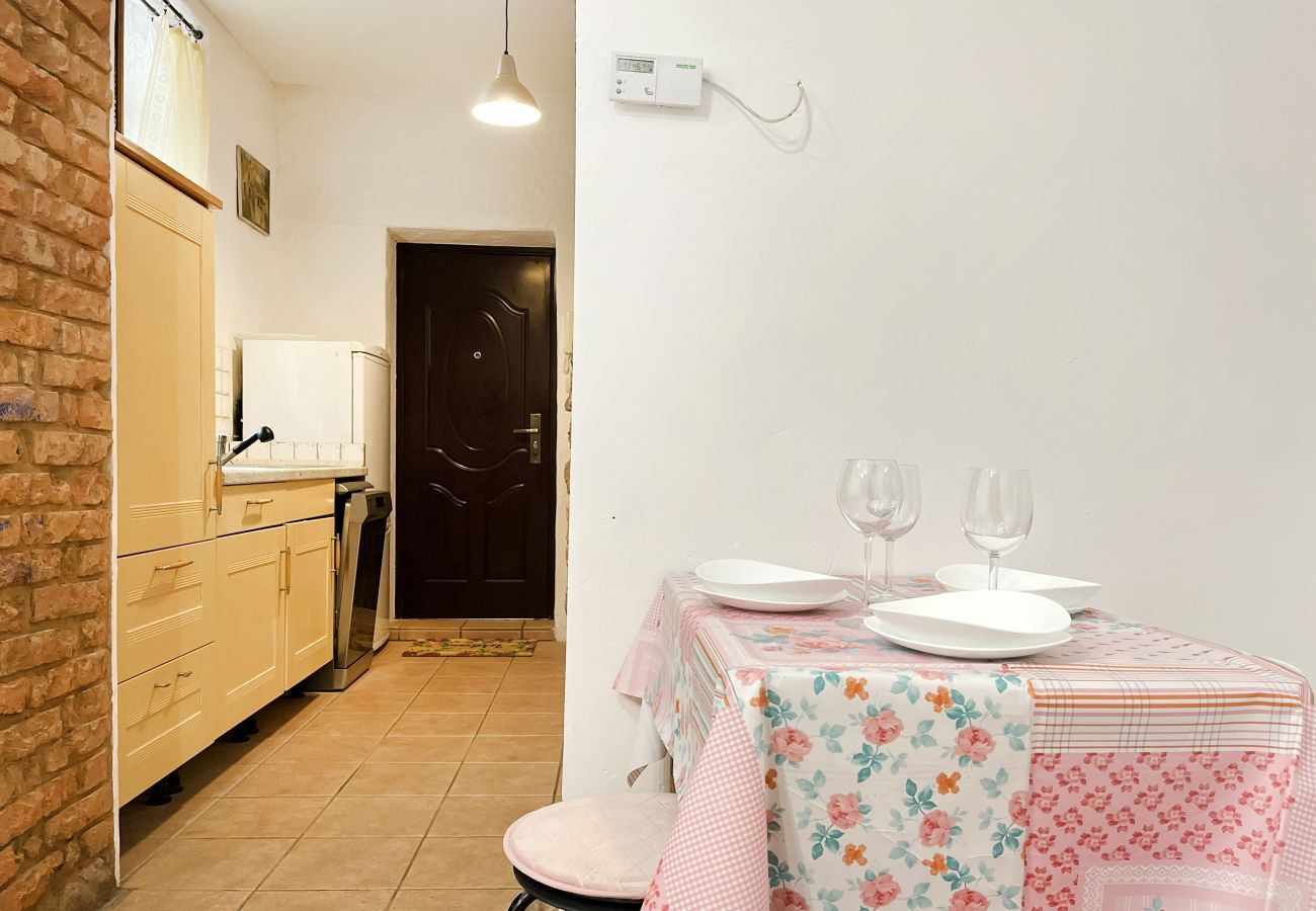 Studio in Kraków - Apartment for 4 guests in historic Cracow Podgórze, Zamoyskiego 