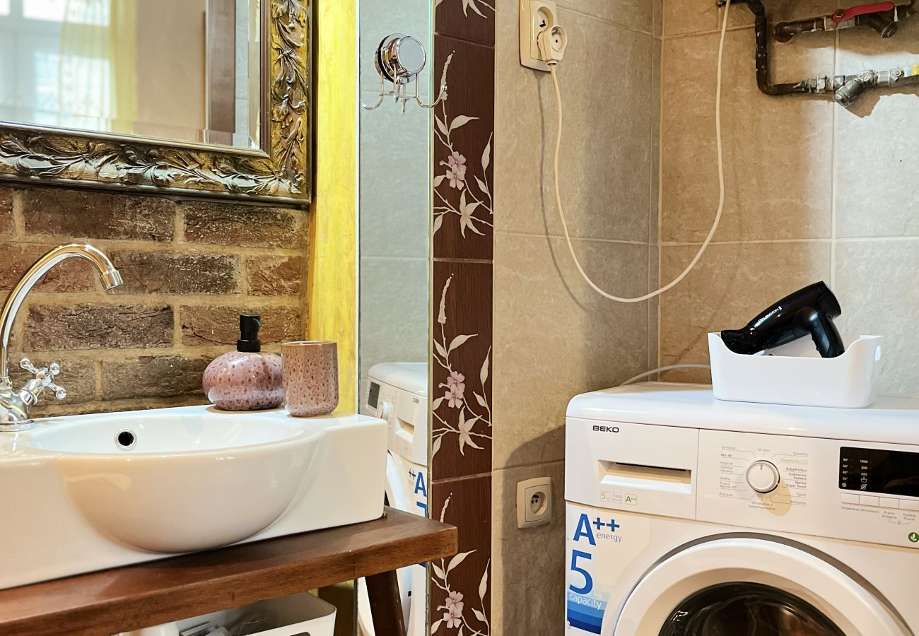 Studio in Kraków - Apartment for 4 guests in historic Cracow Podgórze, Zamoyskiego 