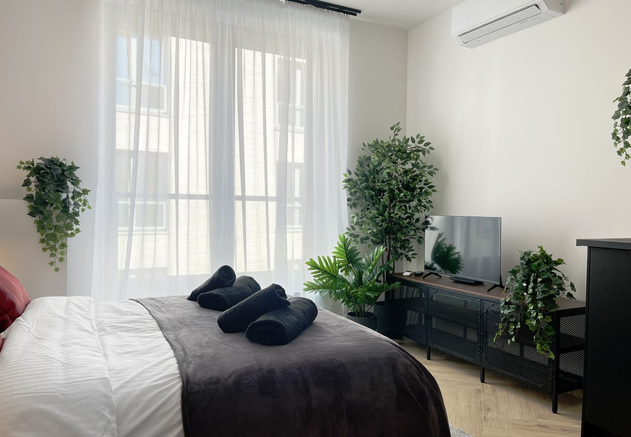 Studio in Kraków - Premium Apartment with A/C, city center Cracow, Dąbrowskiego