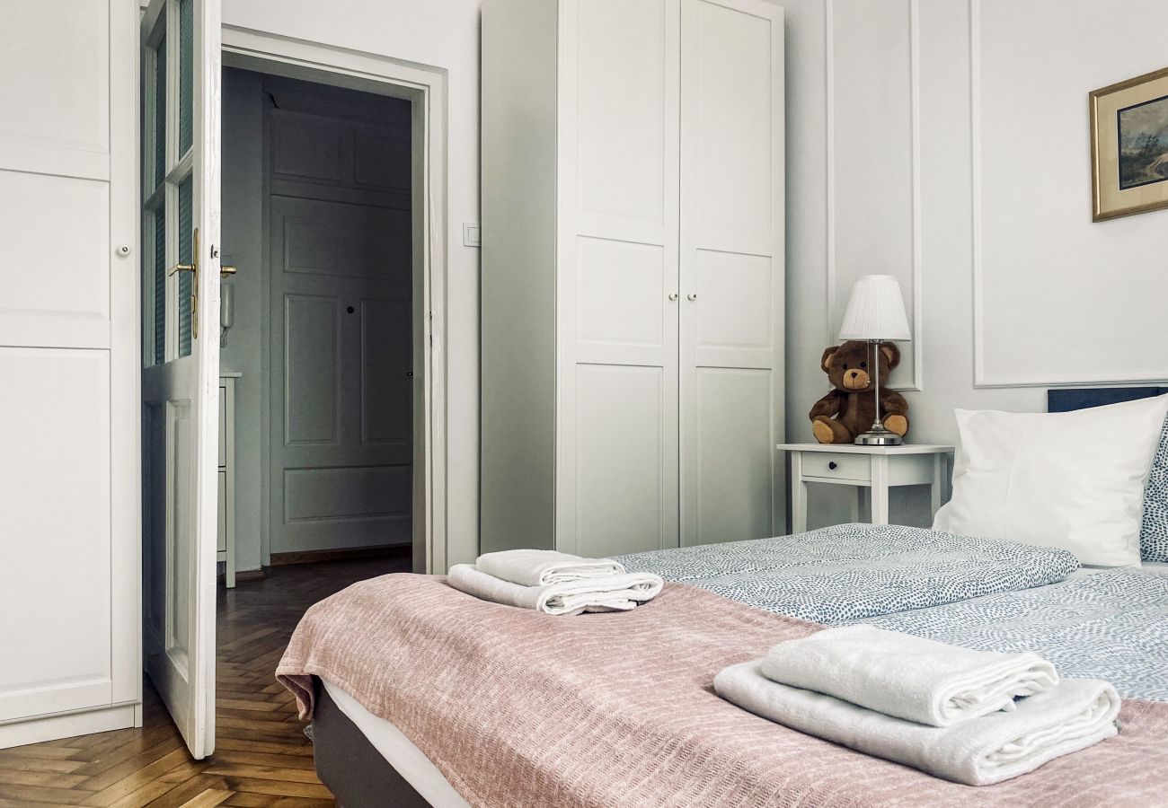 Apartament w Kraków - Apartament z dwoma sypialniami na Starym Mieście, Siemiradzkiego 