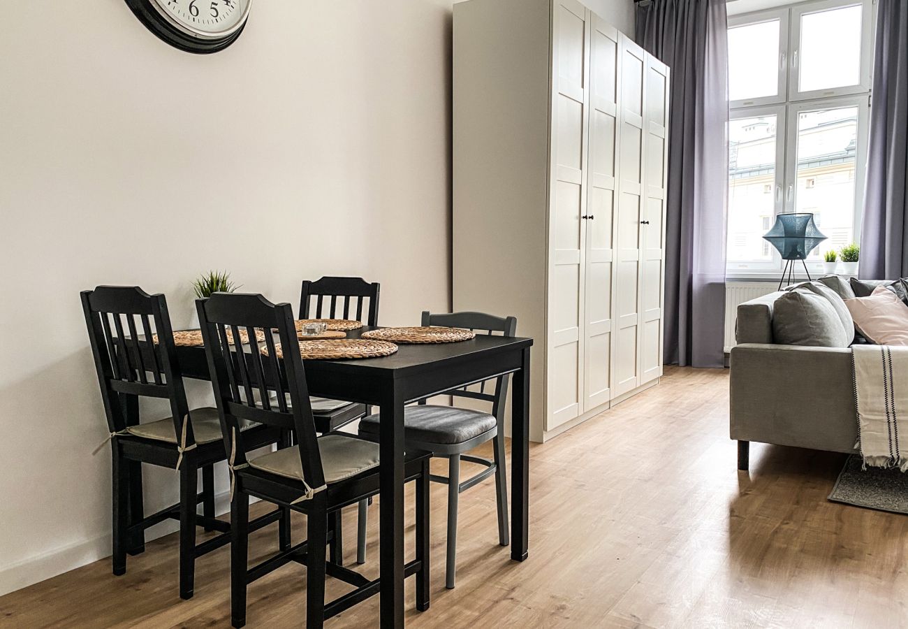 Apartament w Kraków - Duży Apartament 85 m2 dla 8 gości, Stare Miasto, Miodowa