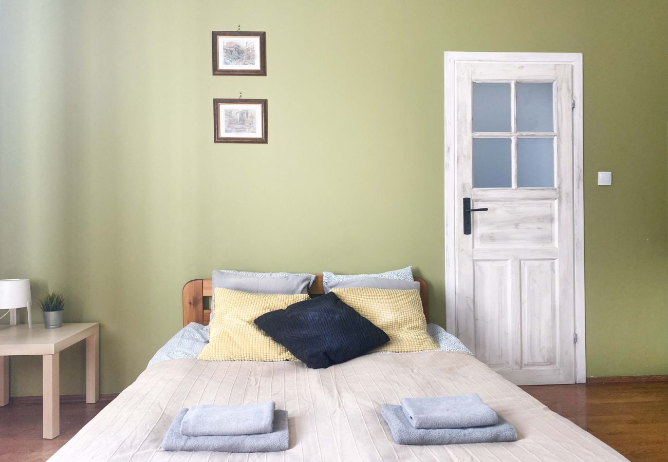 Apartament w Kraków - Duży 89m2 Apartament z 3 sypialniami i 2 łazienkami, Piłsudskiego