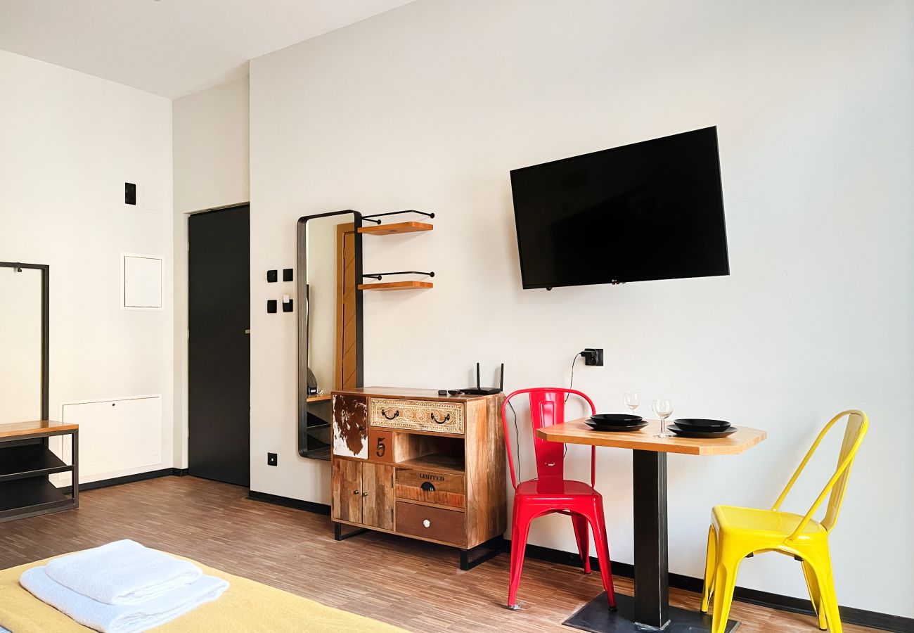 Studio w Kraków - Apartament w świetnej lokalizacji dla par, Różana 11