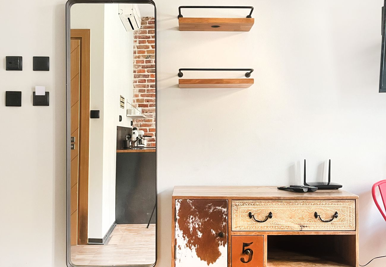 Studio w Kraków - Apartament w świetnej lokalizacji dla par, Różana 11