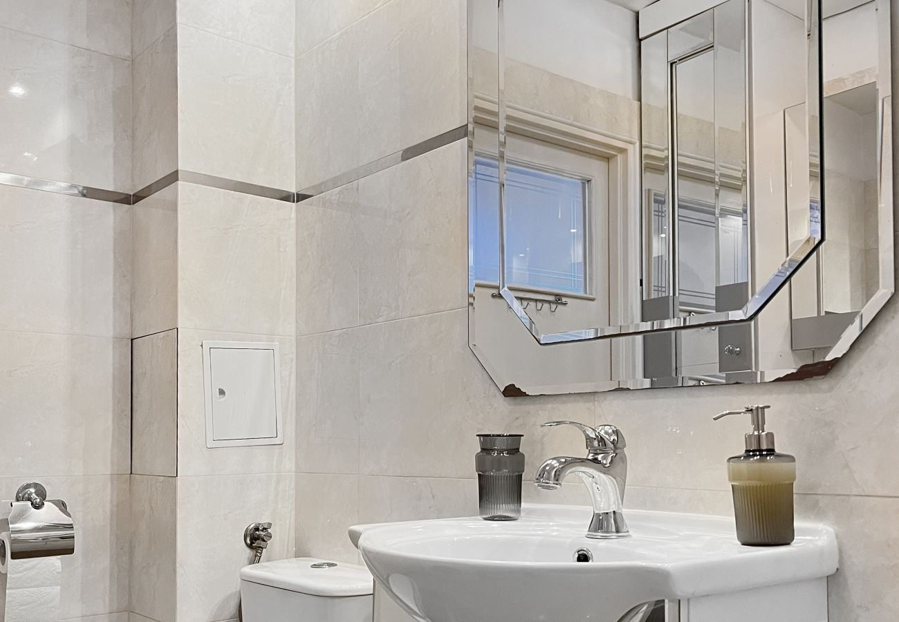 Apartament w Kraków - Apartament dla 7 gości na śródmieściu Krakowa, Gramatyka